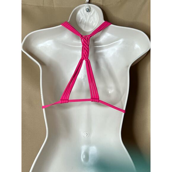 Vince Camuto Crochet Tie Front Triangle Bikini Top in Dragon Fruit L NWT - Picture 5 of 7